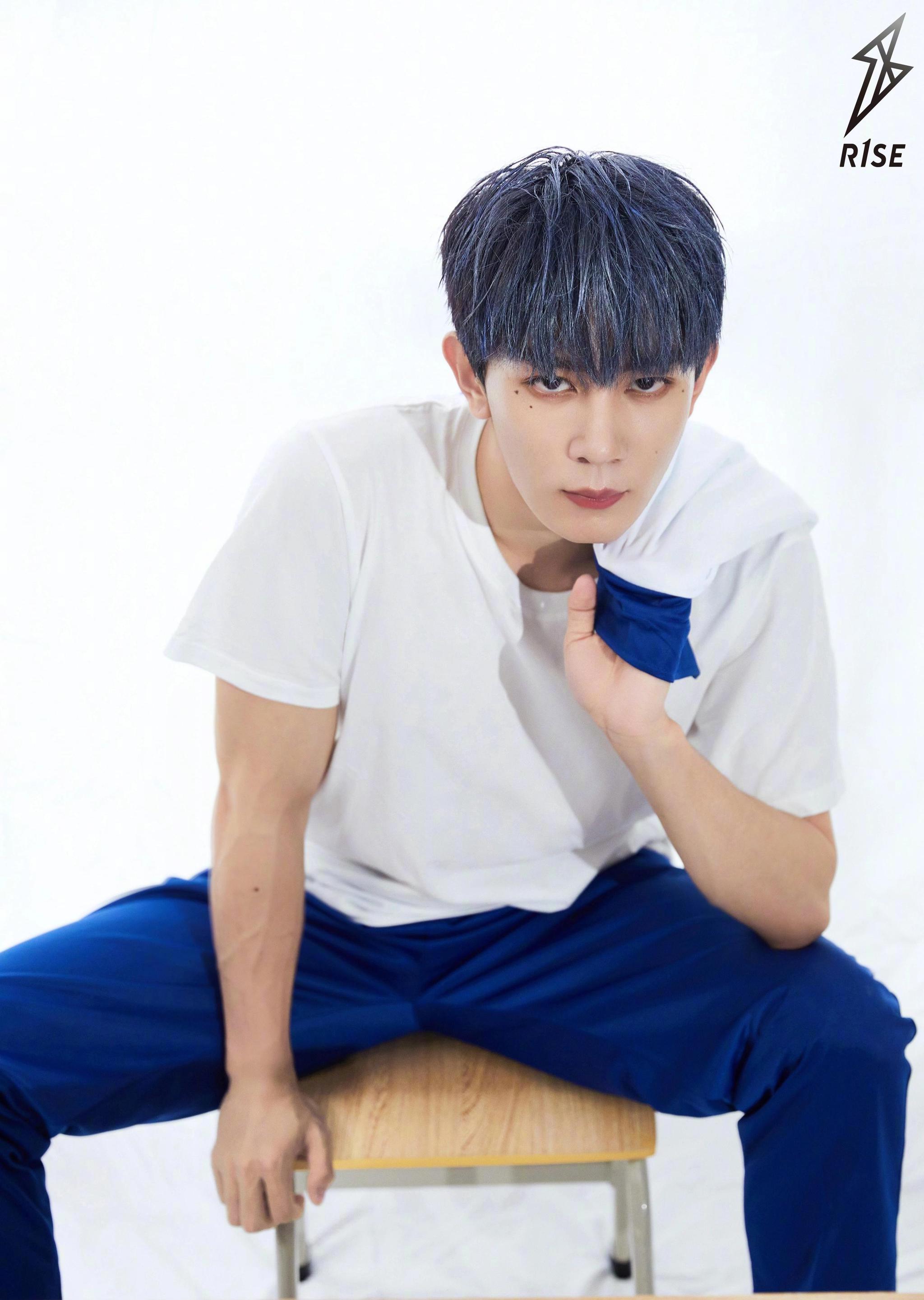 rise全员穿校服,他们就像11位风格迥异的校草,悄然走进你的心