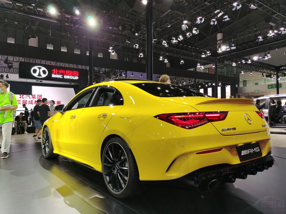 成都车展：全新梅赛德斯AMG CLA35亮相