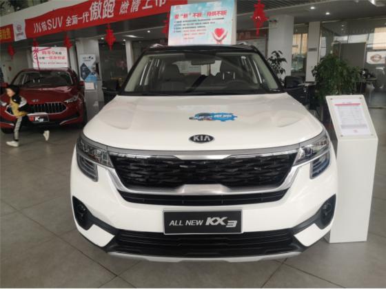 年轻人想买小型SUV，有颜有料的“省油王”傲跑值得选择