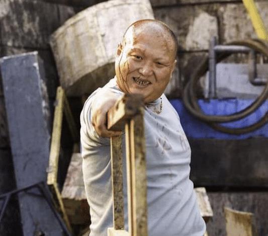 他天生长相凶狠27岁出演夏洛特烦恼走红给观众留下阴影