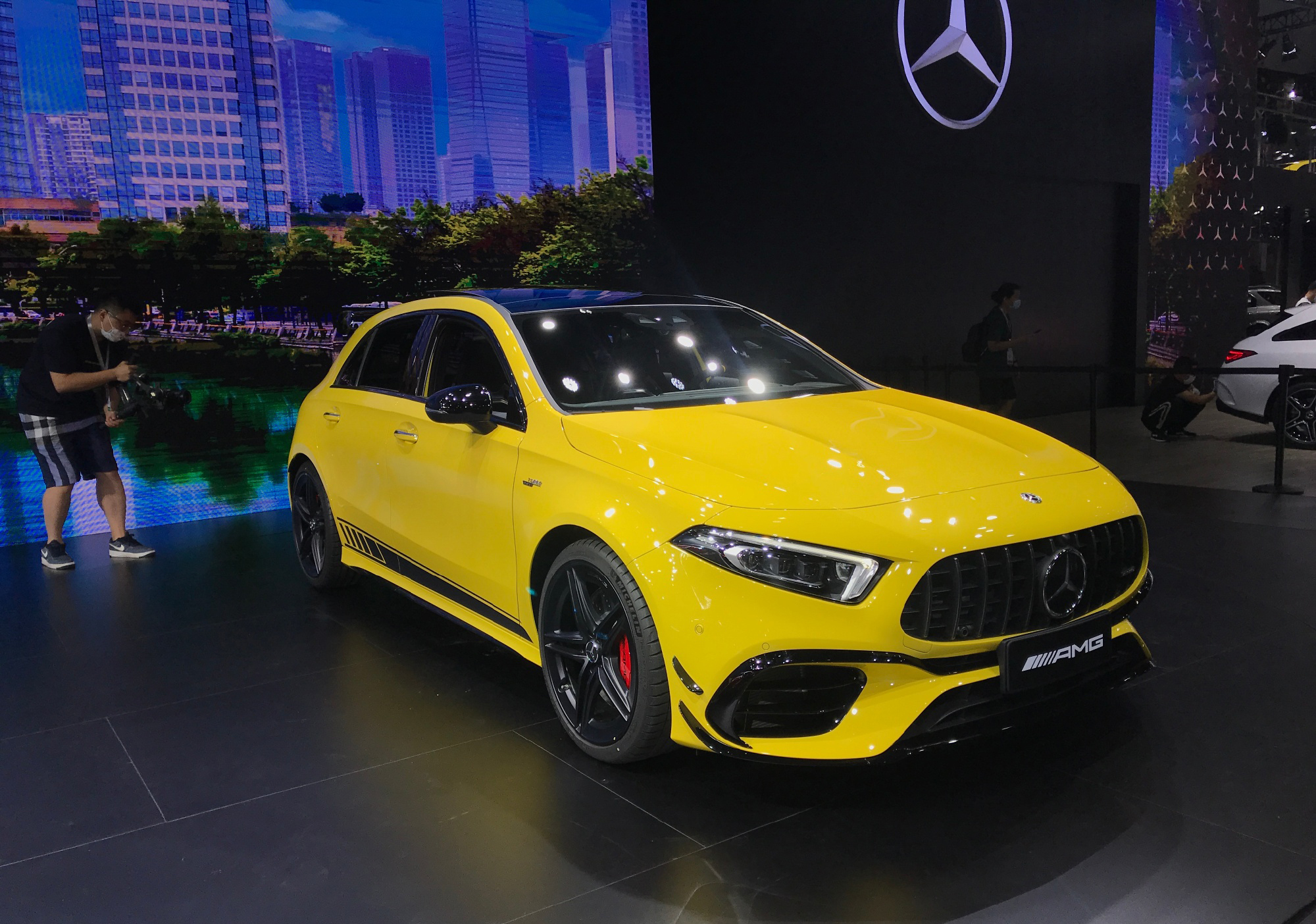 地表最强四缸车来袭!全新一代奔驰amg a45家族正式上市!