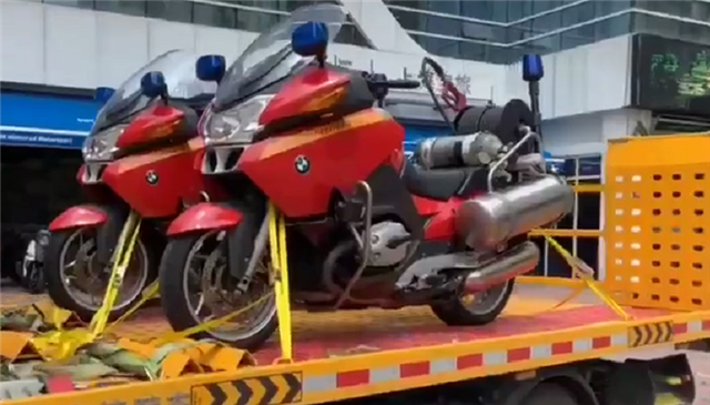 自带“灭火器”的上海警用摩托，宝马K1200GT，排量达1171CC