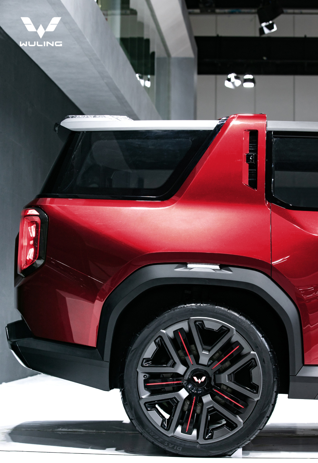 五菱宏光侠概念车亮相!-新浪汽车