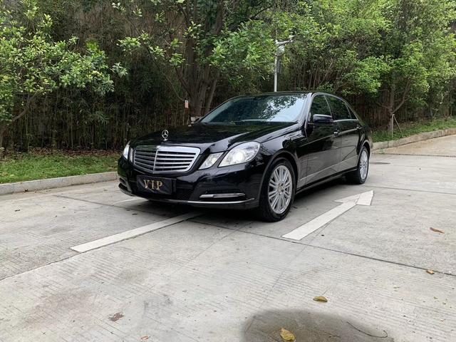 2013年奔驰e300仅售9万外观流畅尊贵拥有自己独特的魅力