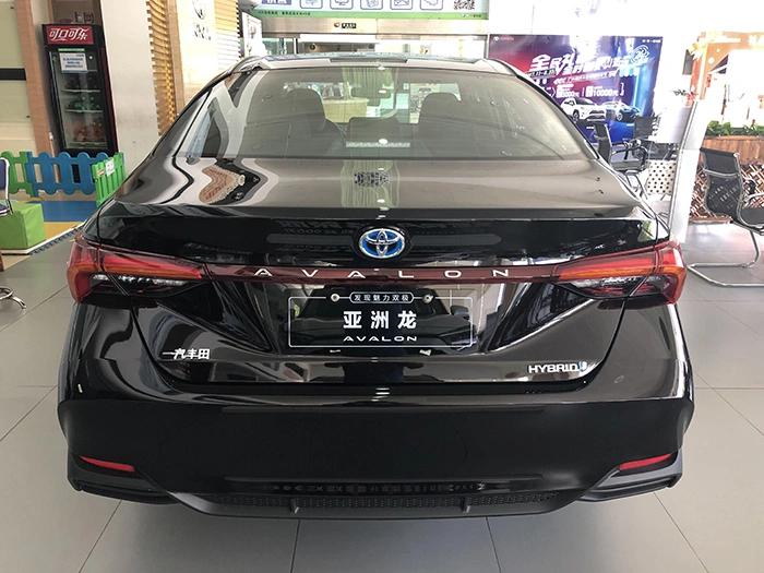 抢先看2020款丰田亚洲龙双擎2.5l除了混动不错 内饰真丑