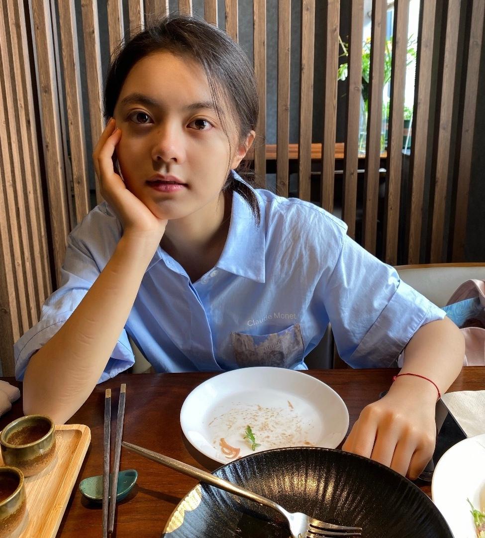 刚取得中戏艺考第一的赵今麦angel晒出最新生活照