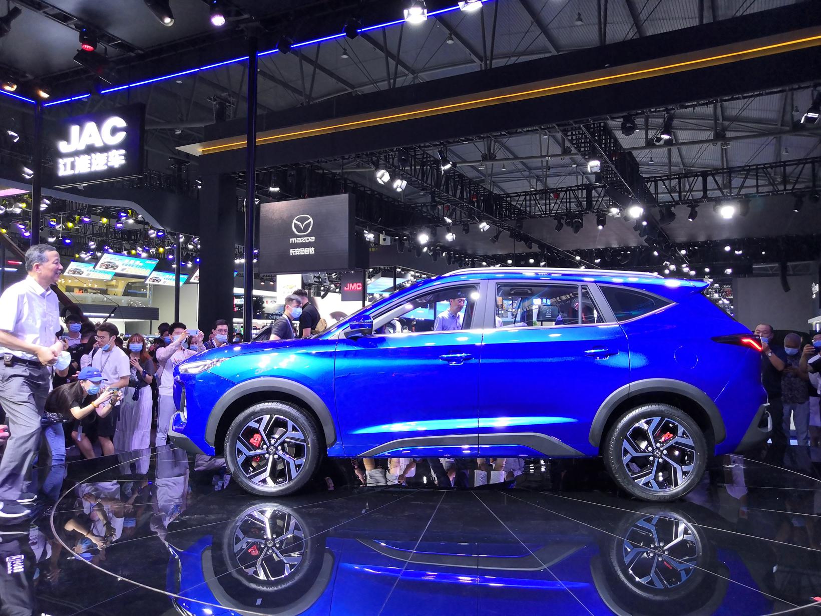 定位中型SUV 江淮嘉悦X8首发