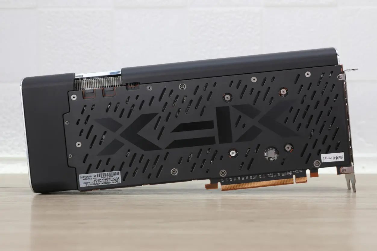 xfx rx 5700xt 海外三风扇版显卡在保持强劲性能的基础上增加了更强劲