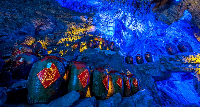 走进洞天酒海,品味藏酒文化