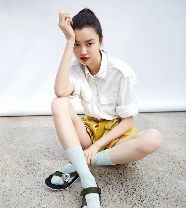 不喜欢穿小白鞋的女生,今年夏天都在穿这双鞋