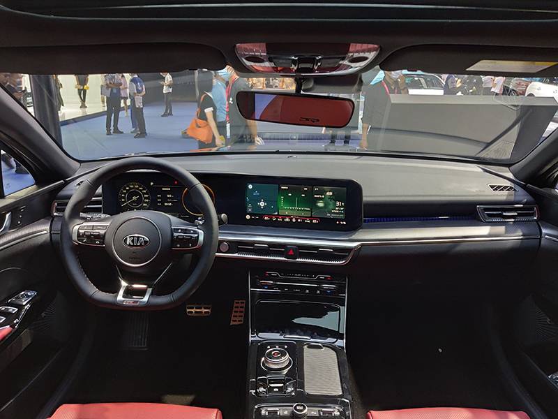 2020成都车展:外观内饰大升级,实拍全新起亚k5凯酷