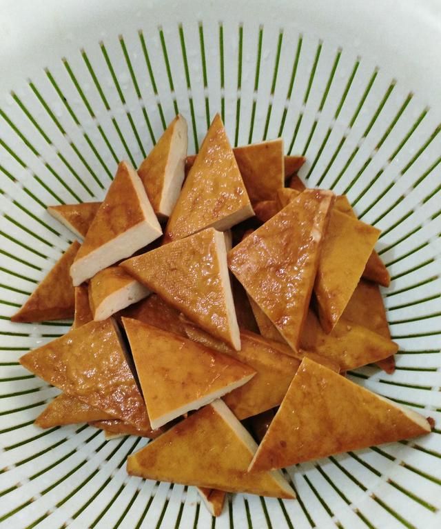 糟豆腐干在家做原来这么简单,咸鲜入味,糟香四溢,无任何添加剂