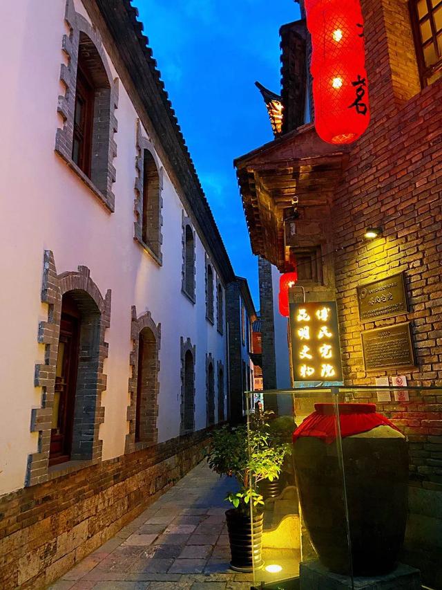 昆明的夜太美 不止烟火气:来看看昆明老街全天候特色街市吧