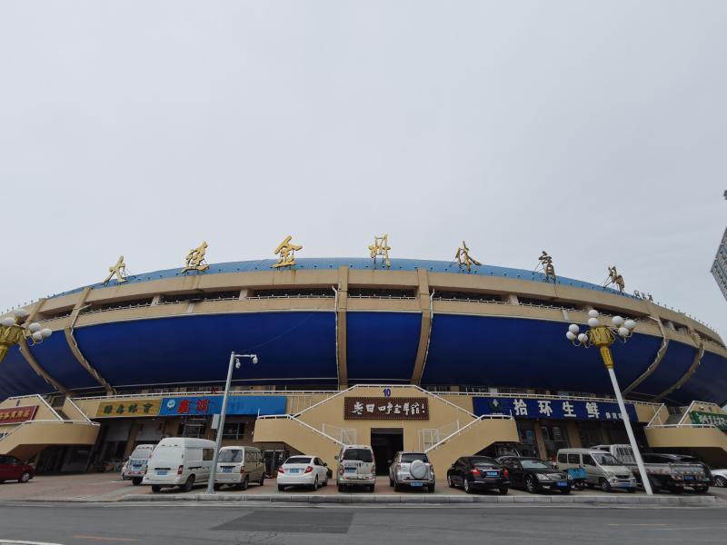 正文  "金州不相信眼泪"   在记者走访的三个体育场中,大连体育中心