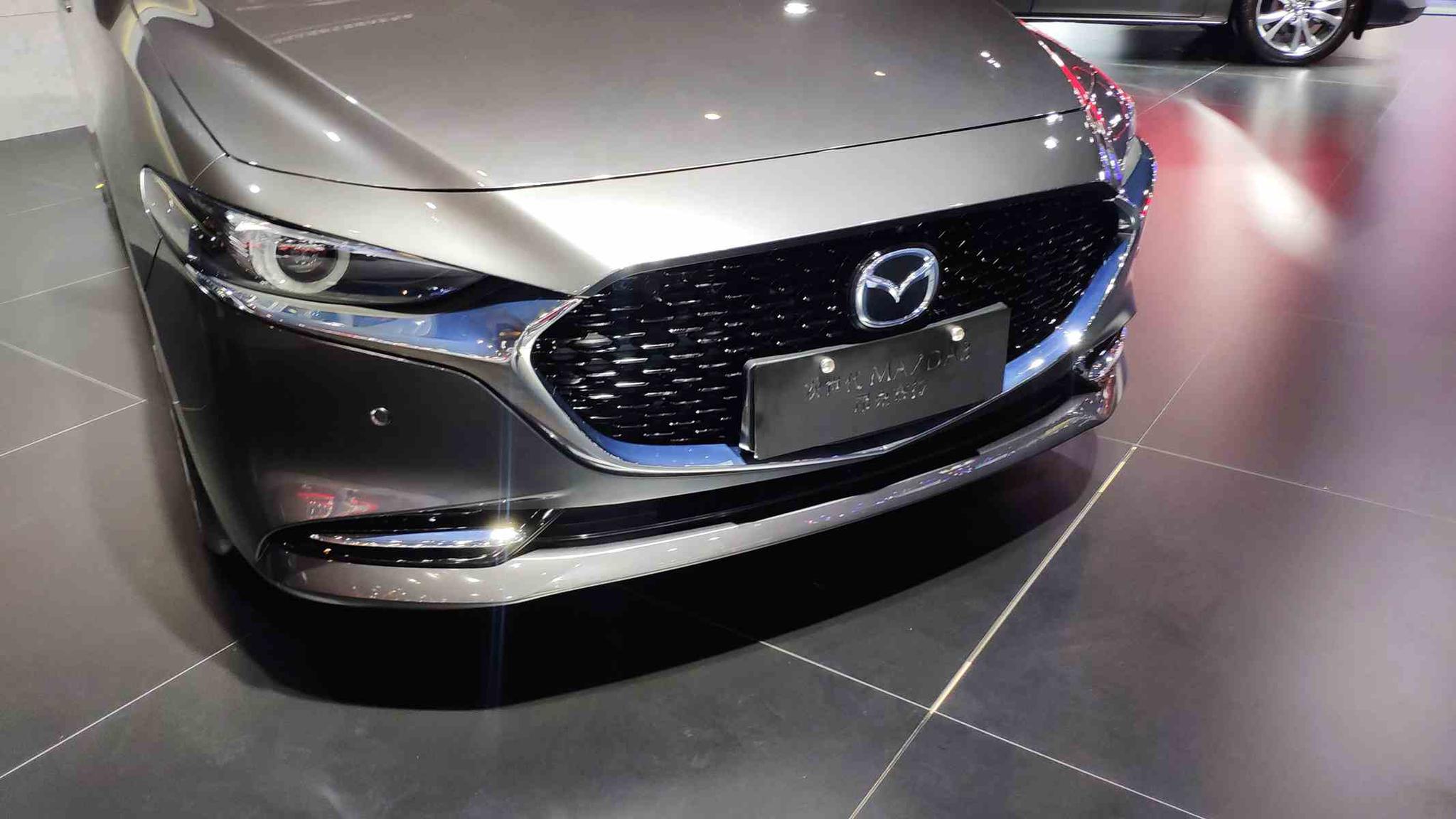 2020年成都车展:马自达3压燃版实车
