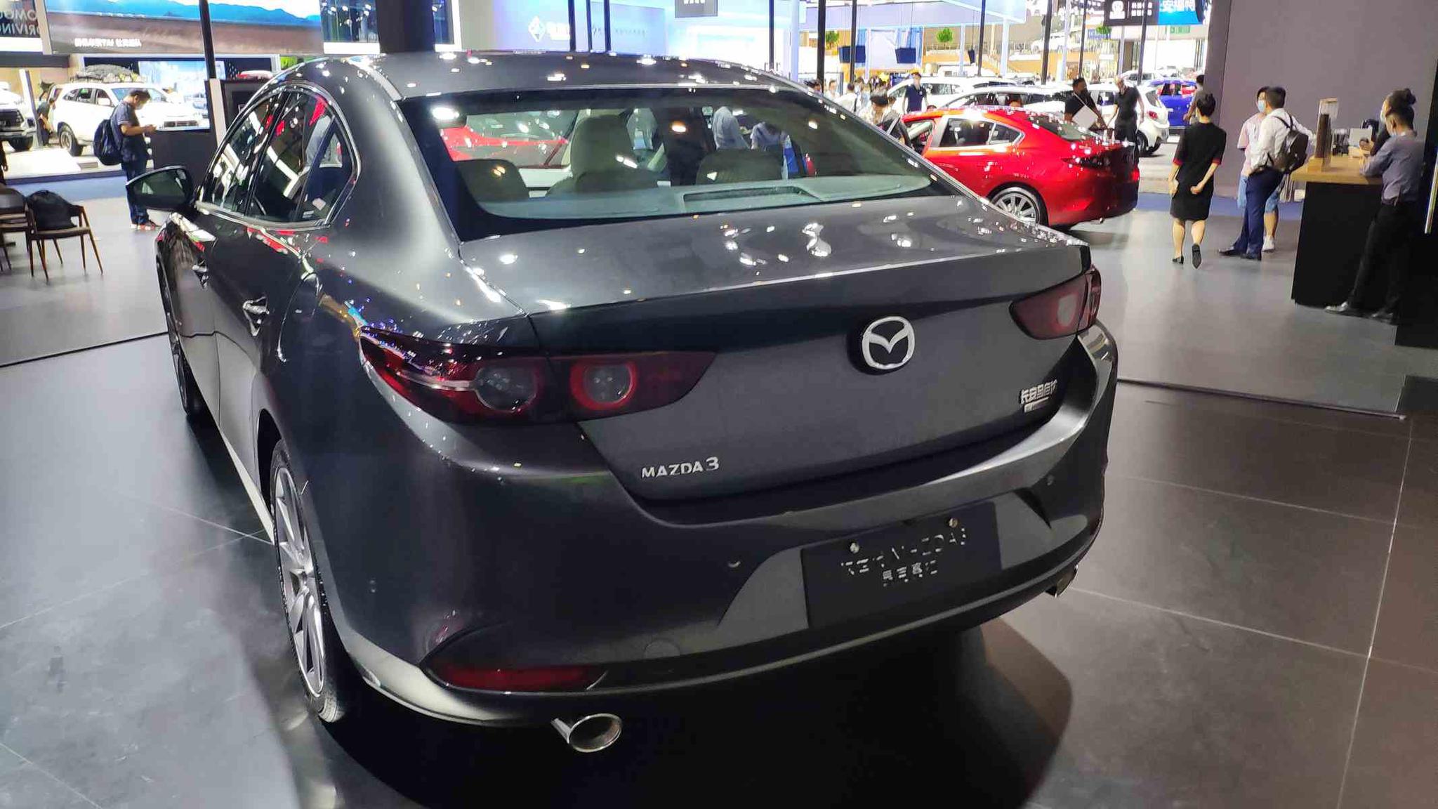 2020年成都车展:马自达3压燃版实车