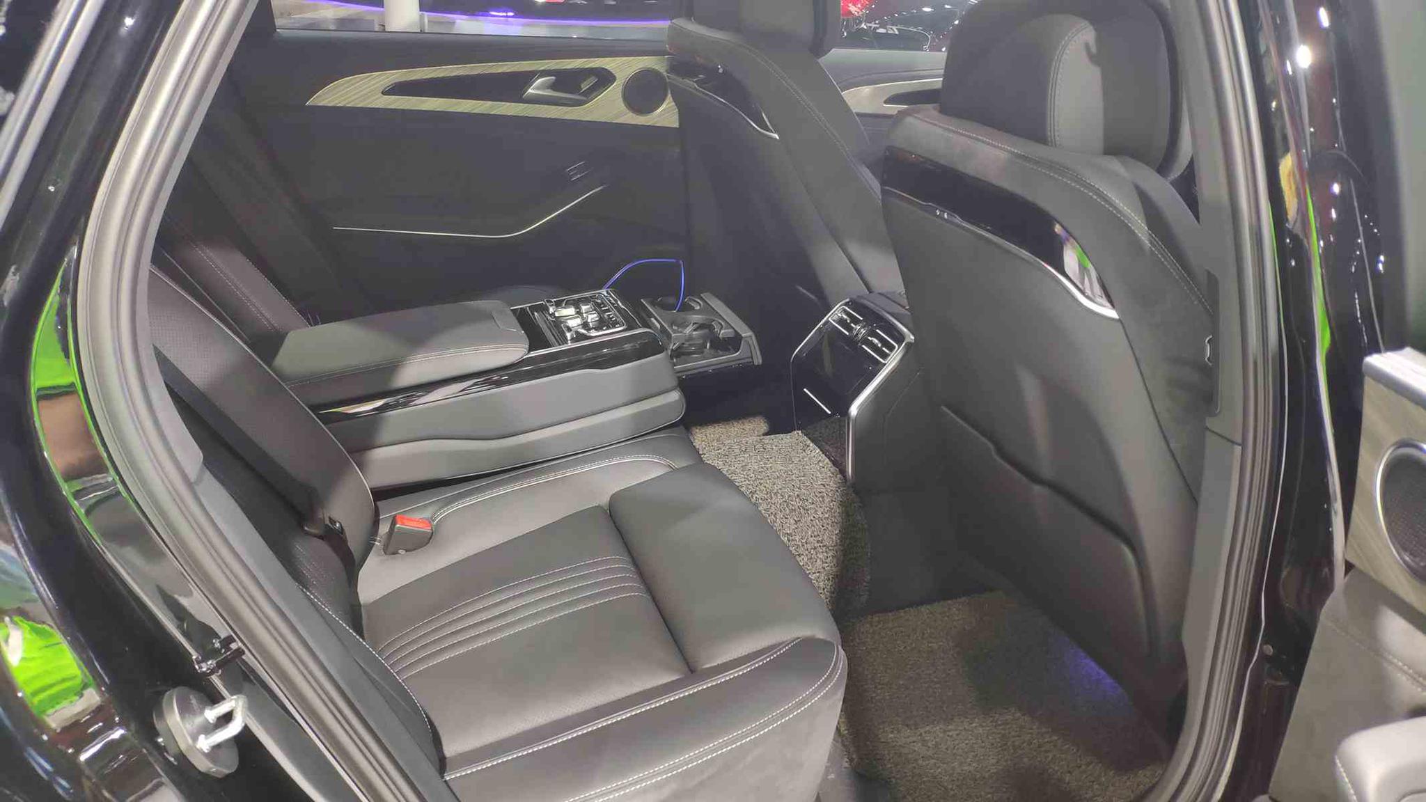 2020年成都车展红旗h9实车