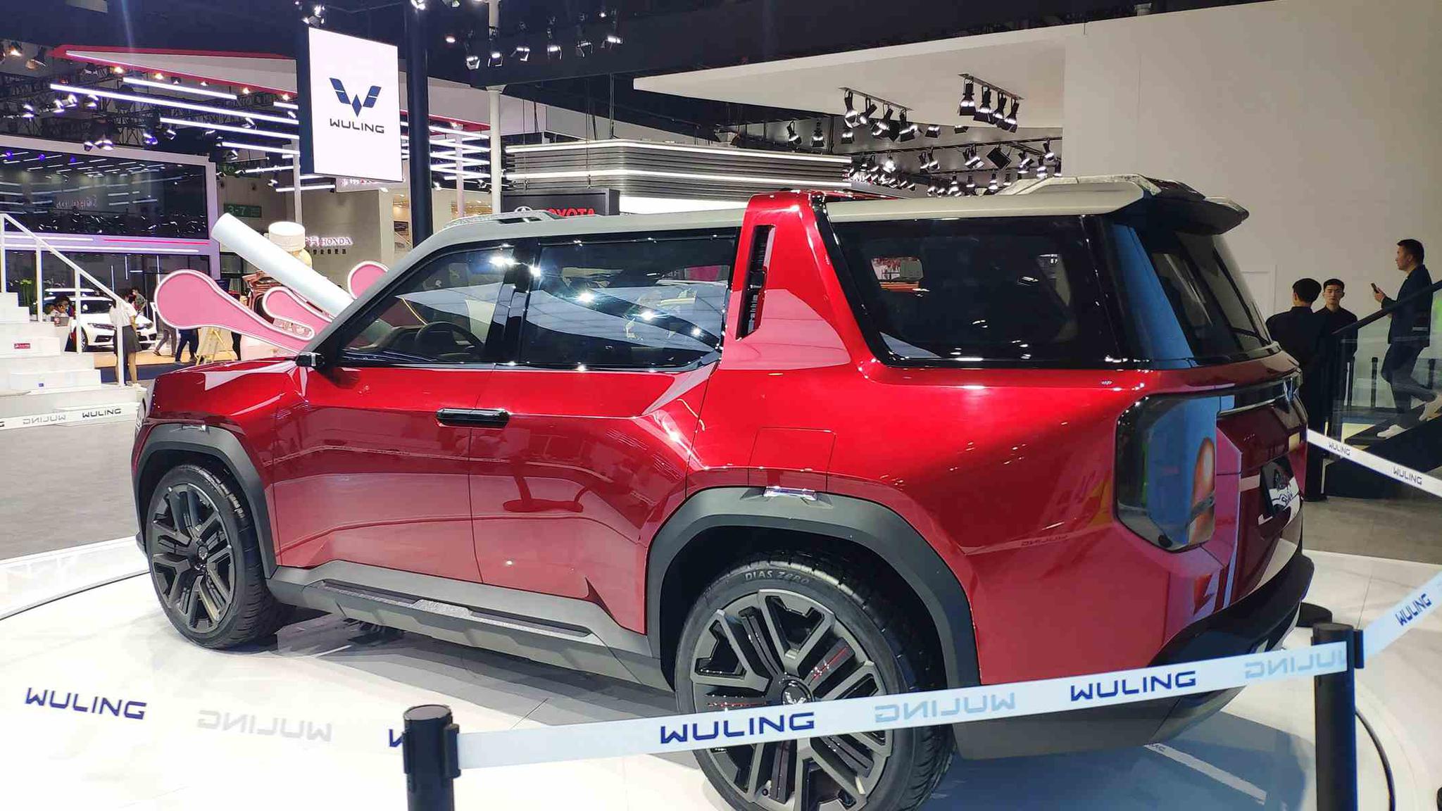 2020年成都车展五菱宏光侠概念车