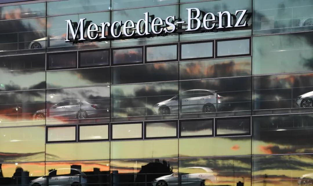 业绩背道而驰、市值不及特斯拉20%，谁来安慰奔驰股东？