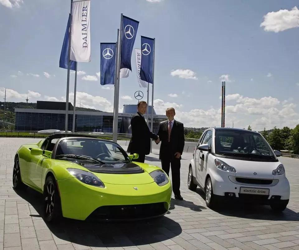 业绩背道而驰、市值不及特斯拉20%，谁来安慰奔驰股东？