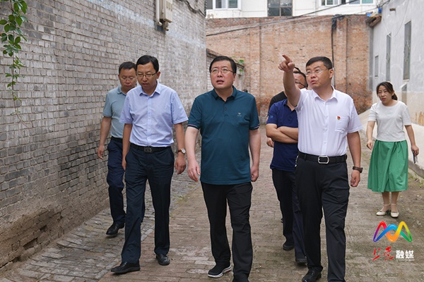 张驰督导调研创建全国文明城市工作