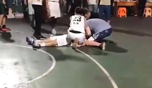 男子打球时猝死疫情期间已有多人因运动死亡