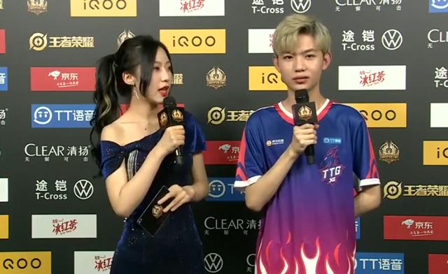 xq赢了dyg后,b组晋级名额提前锁定!网友:九尾的法刺真的猛