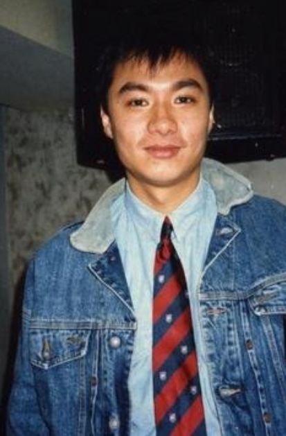他是刘嘉玲的初恋破产后被妻儿抛弃如今59岁沦落街头无人识