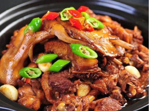 精选美食:香脆虾,红烧鸭,黄瓜拌粉皮,西兰花拌木耳的做法