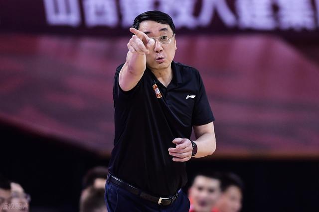 两天之前以3分之差不敌辽宁男篮,本场比赛却惨败对手37分,田桂森轮休