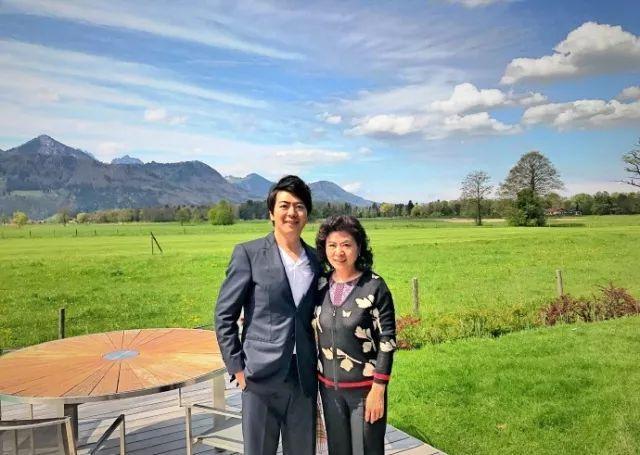 郎朗妈妈:儿子在舞台上光芒越大,我心里的酸楚就越深