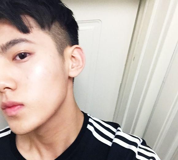 组图帅气活泼有气质的沈阳音乐系校草蔡尧超文艺气息十足