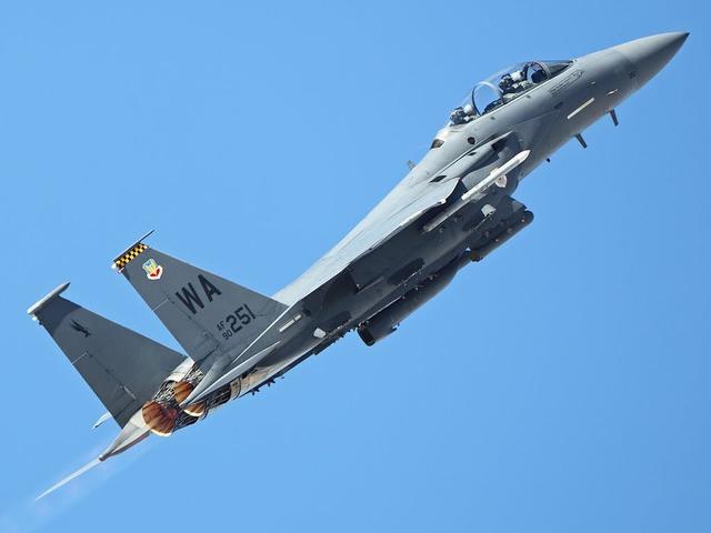 生不逢时隐身战机 波音伪五代战机末世之作,隐身版f-15se沉默鹰