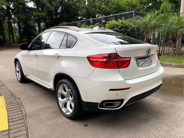 12款宝马x6售价11.8万,运筹帷幄之间,以卓然性能决胜千里之外
