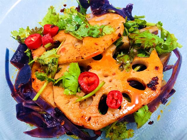 夏天吃这道藕片做的凉拌菜,热量低,麻辣脆爽,特好吃