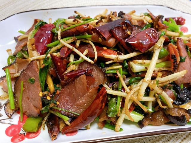 折耳根炒肉吃过吗味道上头吃一口停不下筷子