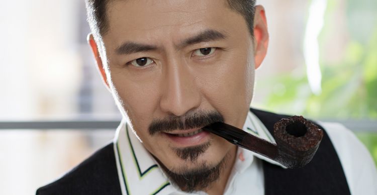 他是张嘉译同学,是《狄仁杰》里的"元芳",出道26年仍不温不火