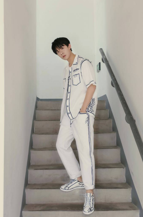 海清叮嘱大一不要恋爱周奇后脚就有绯闻对象还是杨超越室友