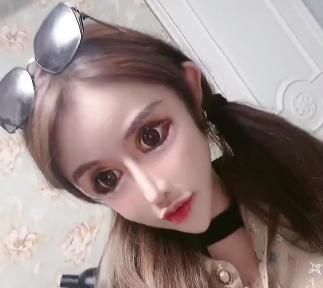 13岁开始整容的女网红发文怼网友:我就是肯花钱给自己整|整容|娜娜