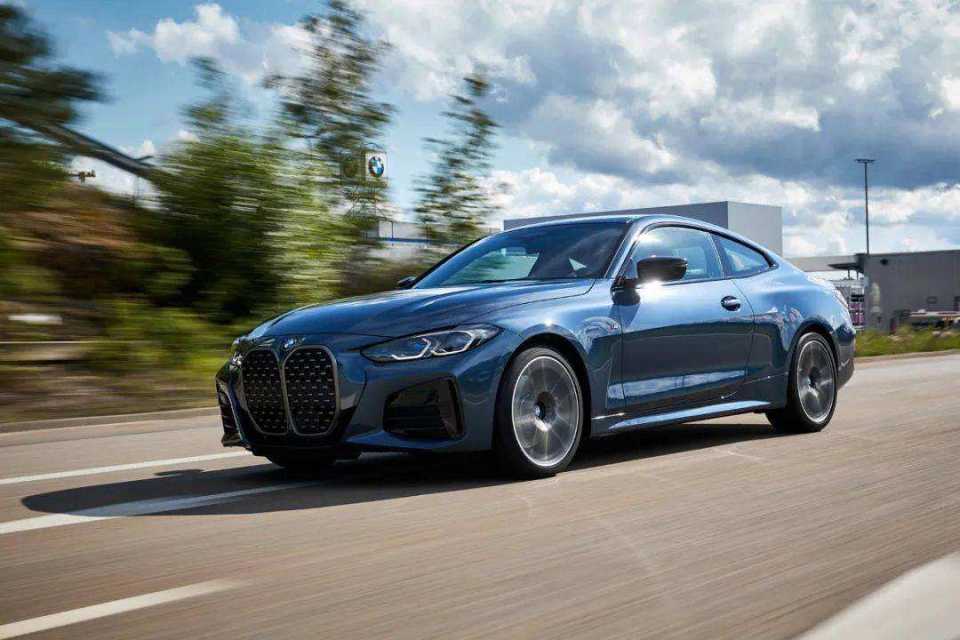 气质&气势双拿捏,"大鼻孔"宝马4系,亮相成都!