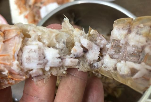 买海鲜被调包,活虾爬摇身一变成"臭"虾,总结这2招防止再被骗