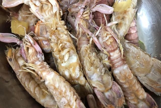 买海鲜被调包,活虾爬摇身一变成"臭"虾,总结这2招防止再被骗