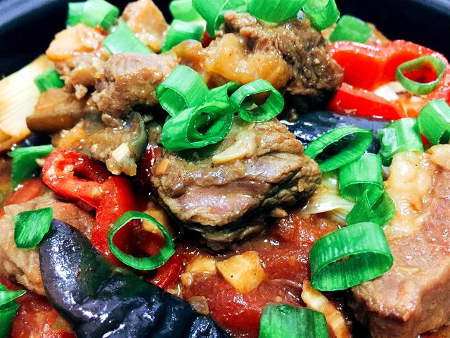 浓香入味的牛肉茄子煲,好吃到放不下筷子,配上米饭绝了