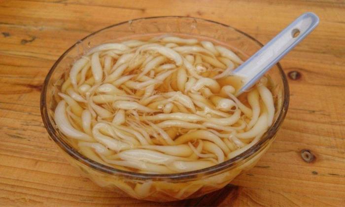 夏季必不可少的好吃解暑甜品,红糖凉虾,此虾不是真的虾喔