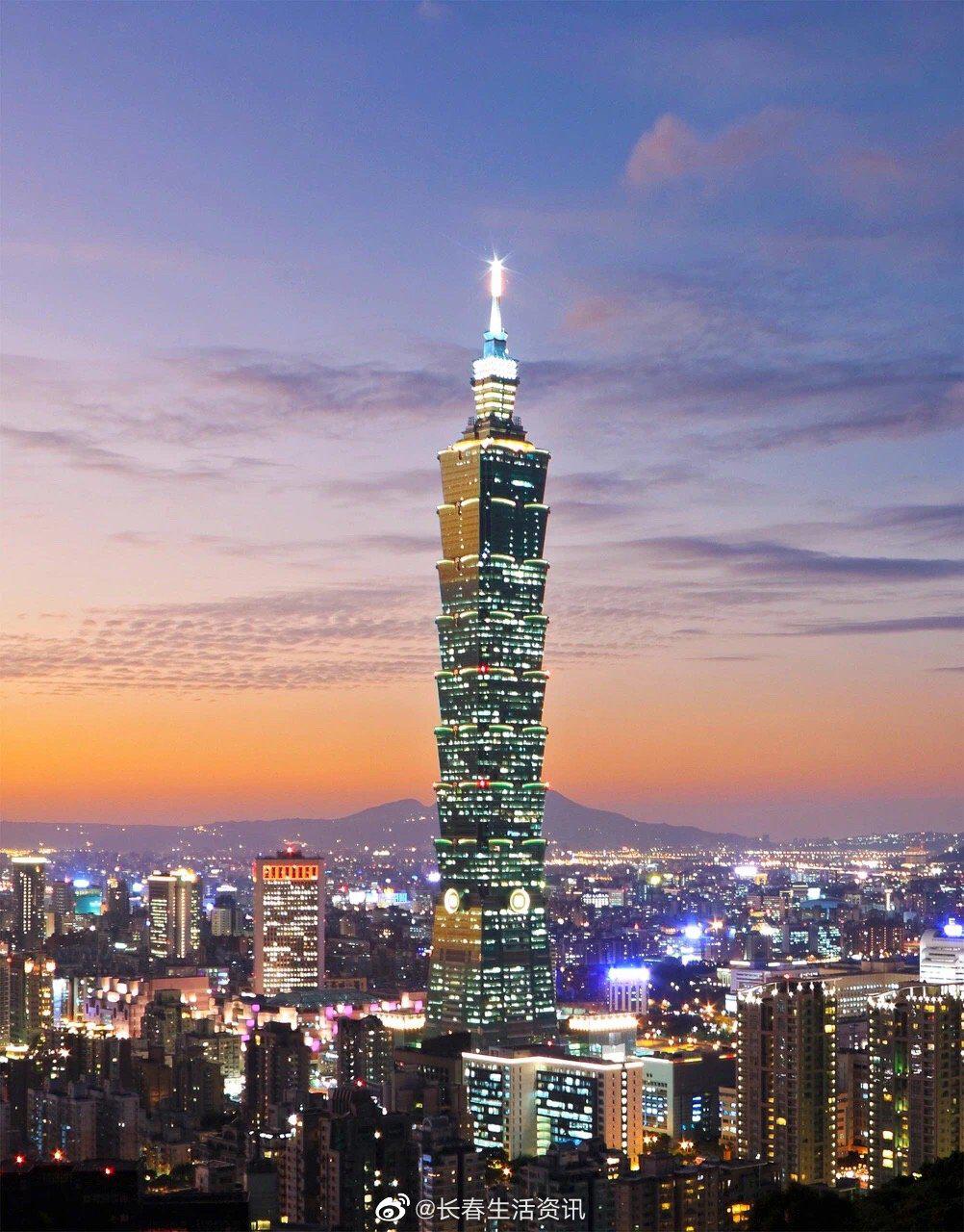 新年都会亮灯仪式的台北101也是著名的地标建筑别提有多浪漫了在这里