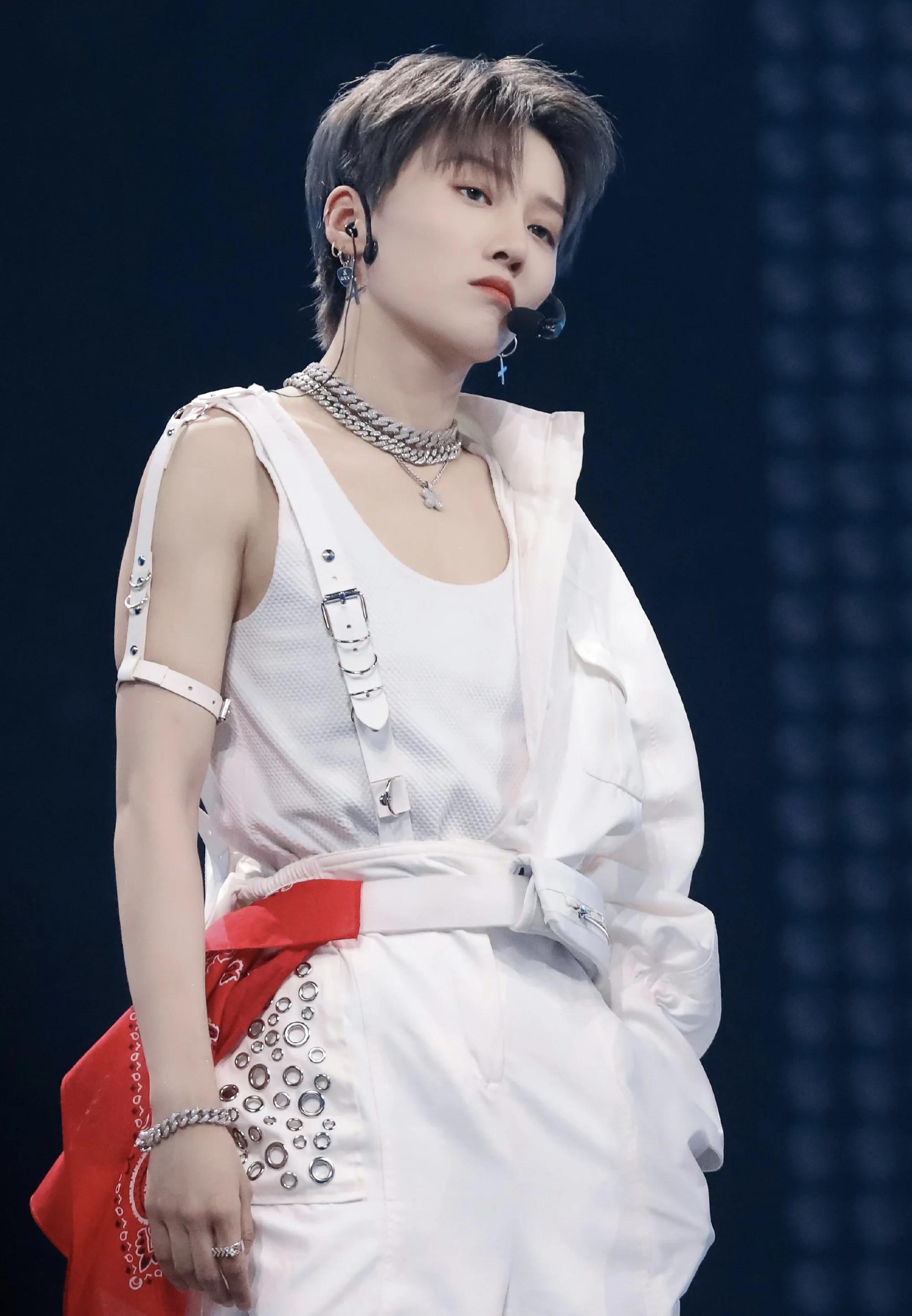 迷之操作|站位|队长|刘雨昕_新浪新闻