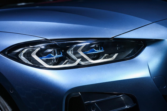 新一代撩妹神器，全新宝马4系预售36.50万起，搭2.0T发动机