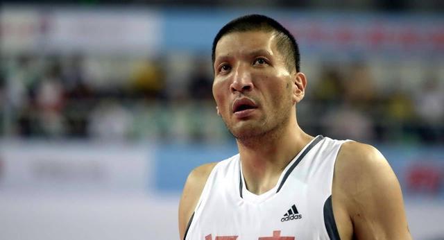 44岁巴特尔"女儿"32岁,儿子身高超2米,长得不像巴特尔