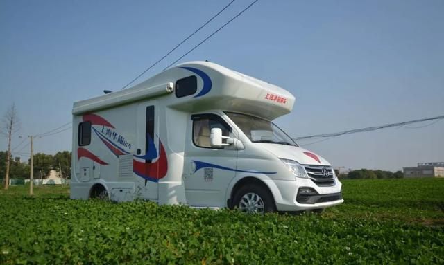 828上海房车展6座5卧ktv娱乐华旅c型房车