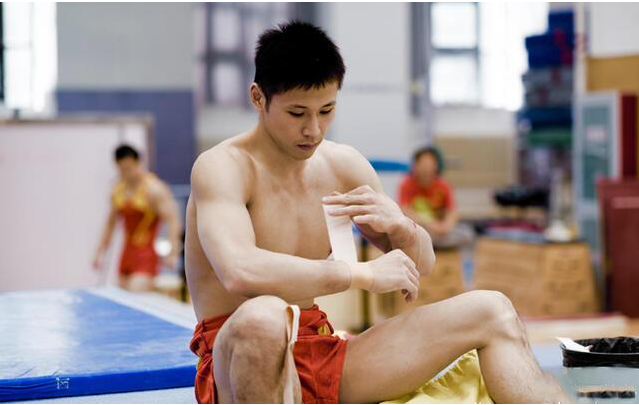 奥运冠军被调侃先上车后买票,白富美追他3年,女儿成婚礼小主角|张成龙